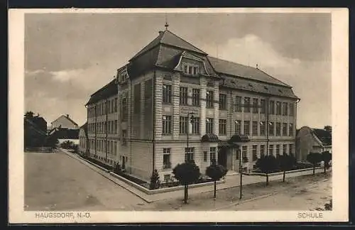 AK Haugsdorf, Blick auf die Schule