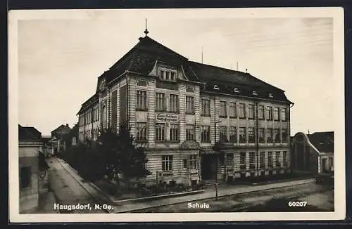 AK Haugsdorf, Ansicht der Schule