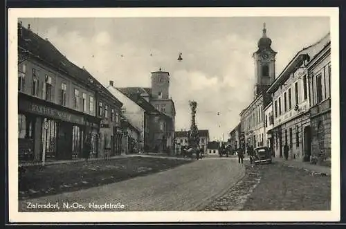 AK Zistersdorf, Hauptstrasse mit Kaufhaus und Kirchturm