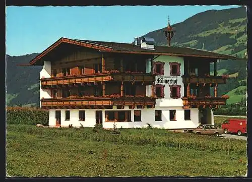 AK Fügen /Zillertal, Kapfing, Hotel Römerhof von Laura u. Karl Lerch