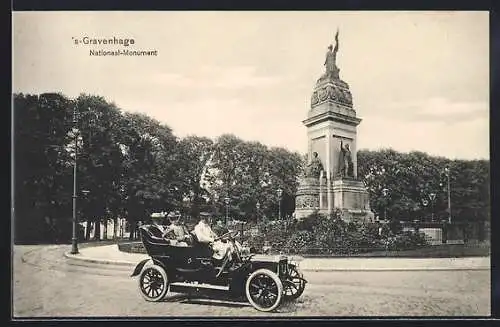 AK `s-Gravenhage, Auto, Ausflügler in einem KFZ am National-Monument