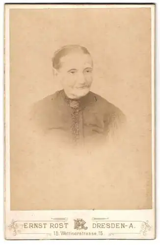 Fotografie Ernst Rost, Dresden, Wettinerstrasse 15, Portrait einer älteren Dame