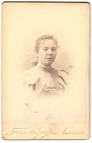 Fotografie Francis de Jongh, Lausanne, Avenue du Théâtre 6, Portrait einer jungen Frau