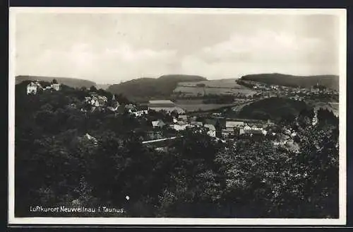 AK Neuweilnau / Taunus, Totale vom Berg aus gesehen