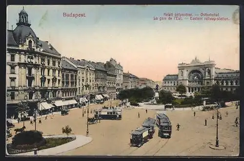 AK Budapest, Ostbahnhof mit Grünanlage und Strassenbahn