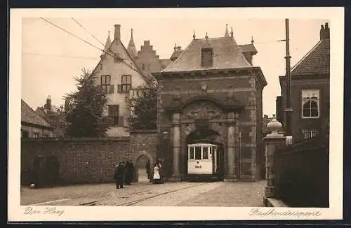 AK Den Haag, Strassenbahn fährt durch die Stadhouderspoort