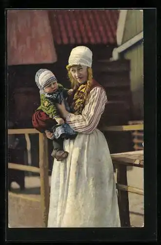 Künstler-AK Photochromie Nr. 1951: schönes Fräulein mit Baby im Trachtenkleid