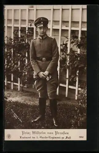 AK Kronprinz Wilhelm von Preussen in Uniform, Leutnant im 1. Garde-Regiment zu Fuss