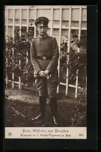 AK Kronprinz Wilhelm von Preussen in Uniform, Leutnant im 1. Garde-Regiment zu Fuss