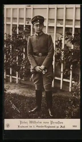 AK Kronprinz Wilhelm von Preussen in Uniform, Leutnant im 1. Garde-Regiment zu Fuss