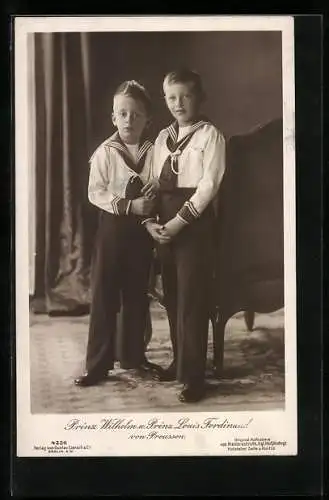 AK Prinz Louis Ferdinand mit seinem Bruder Prinz Wilhelm von Preussen im Matrosenanzug