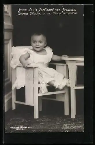 AK Prinz Louis Ferdinand von Preussen in einem Stuhl sitzend, Kinderbild