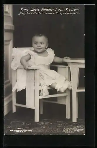 AK Prinz Louis Ferdinand von Preussen in einem Stuhl sitzend, Kinderbild