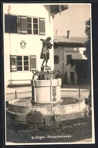 AK St. Gilgen, Am Mozartbrunnen