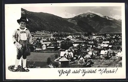 AK Spittal a. Drau, Ortsansicht mit Bergpanorama, Trachtenbub