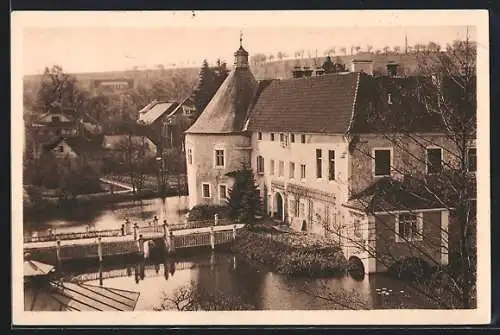 AK Gallspach /O.-Oe., Schloss Gallspach mit Zugangsbrücke aus der Vogelschau