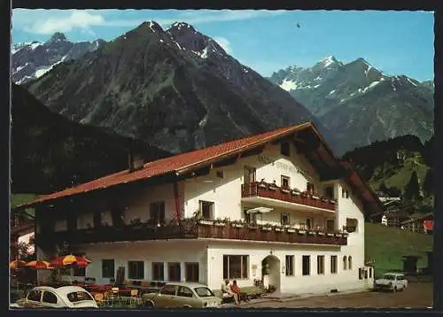 AK Elbigenalp /Tirol, Gasthof-Restaurant Stern, mit Wetterspitze, Sonnenkogel und Griesstalerspitze