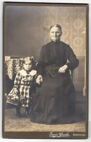 Fotografie Erwin Goerke, Oebisfelde, Grossmutter mit Kind