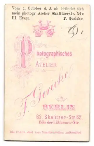 Fotografie F. Gericke, Berlin, Skalitzer-Strasse 62, Porträt einer Dame im dunklen Kleid