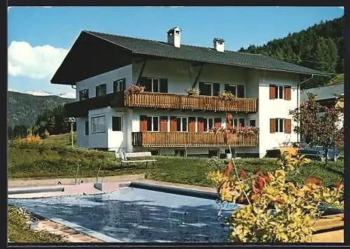 AK Gufidaun bei Klausen, Hotel Zickerhof im Sommer