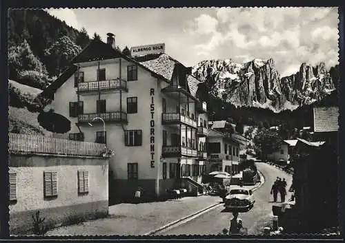 AK Welschnofen / Dolomiten, Strasse am Gasthaus Sonne