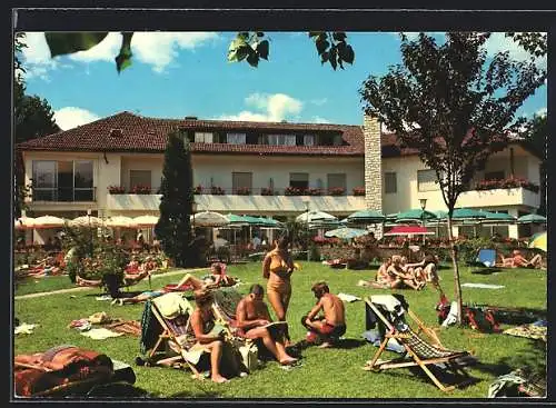 AK Lido di Caldaro / Kalterersee, Restaurant-Pension Seegarten, Urlauber im Garten