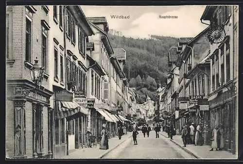 AK Wildbad / Schwarzwald, Passanten und Geschäfte auf der Hauptstrasse