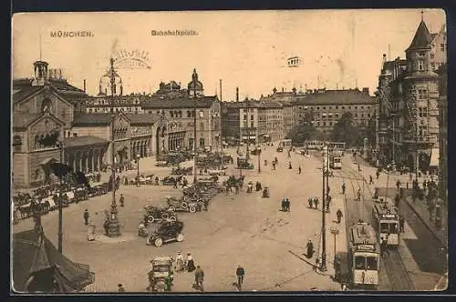 AK München, Strassenbahnen am Bahnhofsplatz