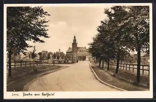 AK Leer / Ostfriesland, Strassenpartie am Rathaus