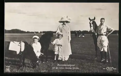 AK Kronprinzessin Cecilie mit ihren beiden ältesten Söhnen bei einem Ausritt