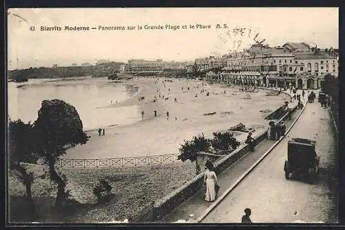 AK Biarritz, Panorama sur la Grande Plage et le Phare