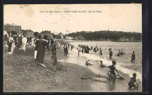 AK Saint-Jean-de-Luz, Sur la Plage