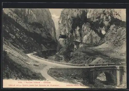 AK Urdos /Vallée d`Aspe, Dèfilé de la Route dans les Gorges du Portalet