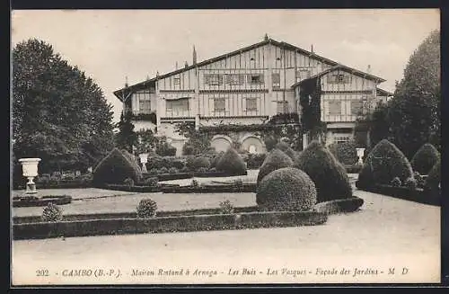 AK Cambo /B.-P., Maison Rostand à Arnaga, les Buis, les Vasques, Facade des Jardins