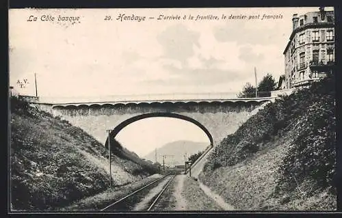 AK Hendaye, L`arrivée à la frontière, le dernier pont francais