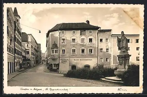 AK Laufen an der Salzach, St. Rupertusplatz mit Geschäften und Denkmal