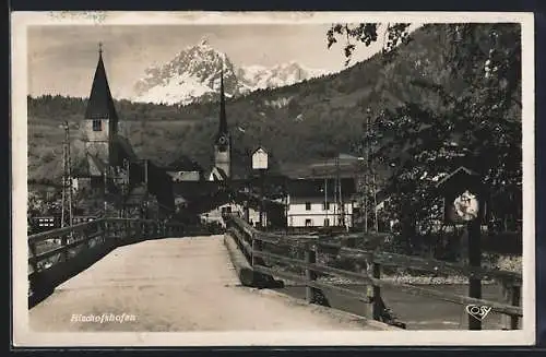 AK Bischofshofen, Kirche und Brücke mit Manndlwand Hochkönig