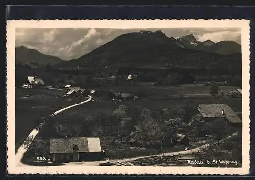 AK St. Wolfgang im Salzkammergut, Radau mit Landstrasse und Gipfelpanorama