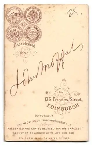 Fotografie J. Moffat, Edinburgh, 125 Princes Street, Mann mit Bart im Profil