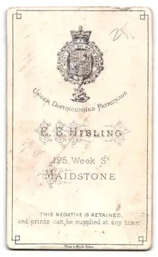 Fotografie E.E. Hibling, Maidstone, Week St 125, Portrait einer älteren Dame