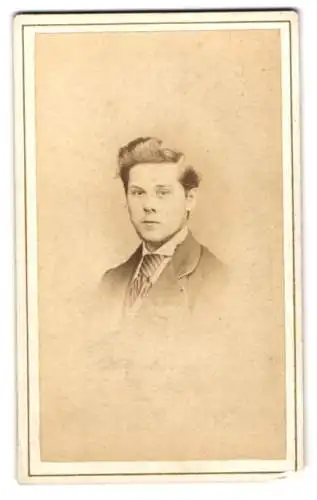 Fotografie G. Henshall, Hanley, Porträt eines jungen Mannes