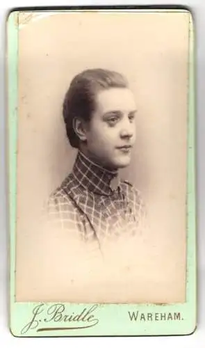 Fotografie J. Bridle, Wareham, Portrait junge Dame trägt karierte Bluse