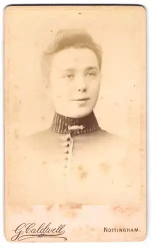 Fotografie G. Caldwell, Nottingham, Carrington Street 95, Porträt einer jungen Frau