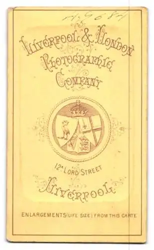 Fotografie Liverpool & London Photographic Company, Liverpool, Lord Street 12a, Porträt eines eleganten Herrn