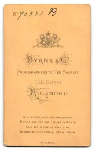 Fotografie Byrne & Co., Richmond, Hill Street, Porträt einer jungen Frau