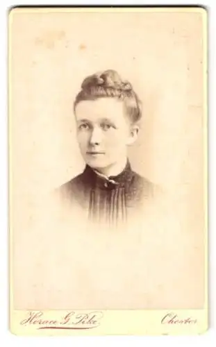 Fotografie Horace G. Pike, Chester, Frodsham Street, Porträt einer jungen Frau