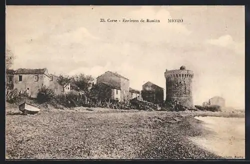 AK Miomo, Strand mit historischen Gebäuden und Turm