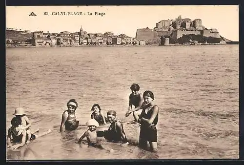 AK Calvi, Plage avec baigneurs et vue sur la citadelle