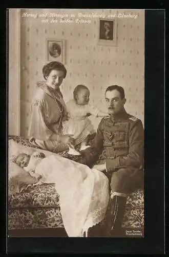 AK Victoria Louise Herzogin von Braunschweig und Herzog Ernst August mit Ihrem Prinzen