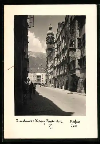 Foto-AK Adalbert Defner: Innsbruck, Herzog Friedrichstr.